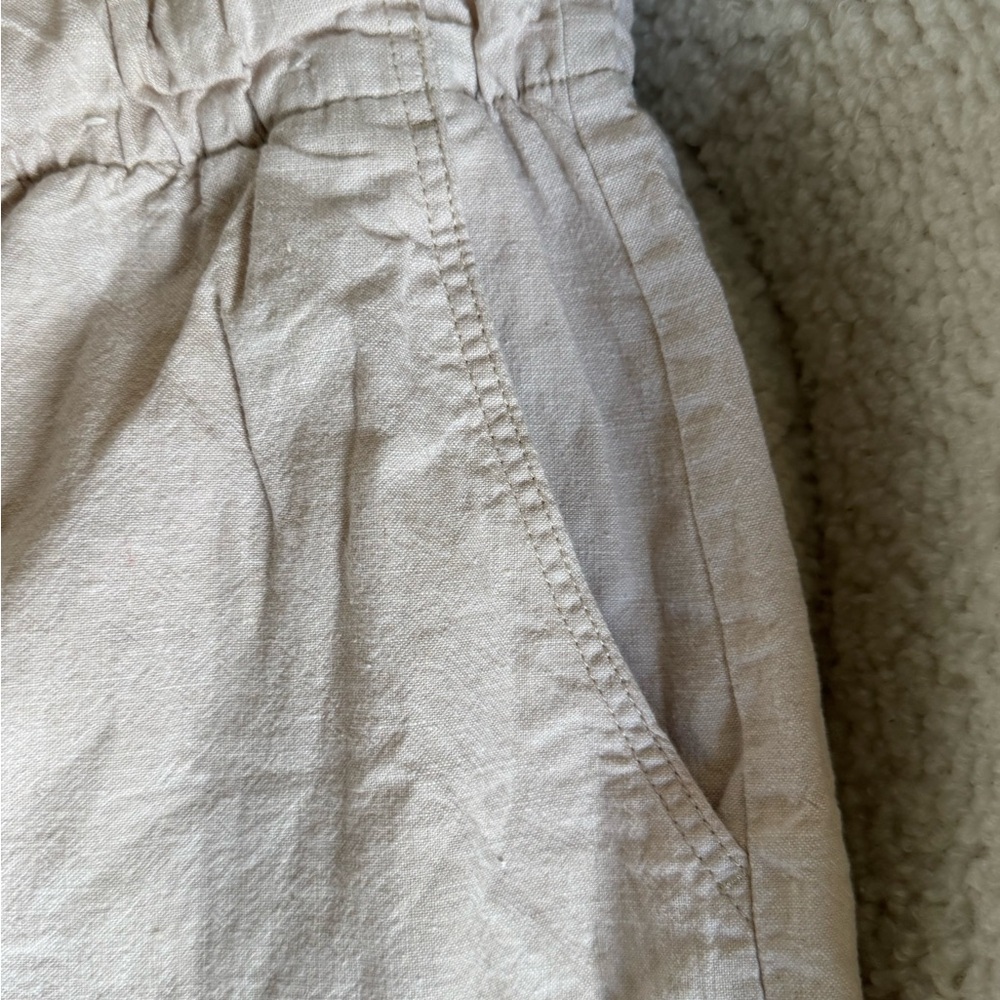 Uniqlo Tan linen Shorts | Extra Small - Picture 3 of 5